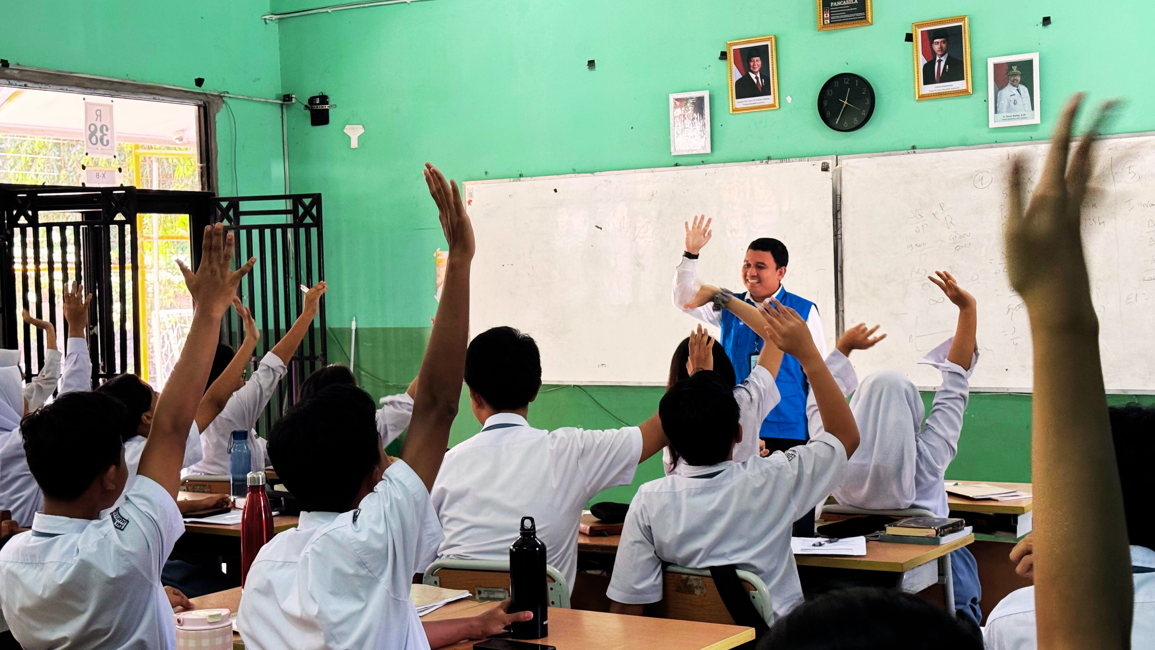 SkS: Tentang Murid, Hati, dan Pengabdian