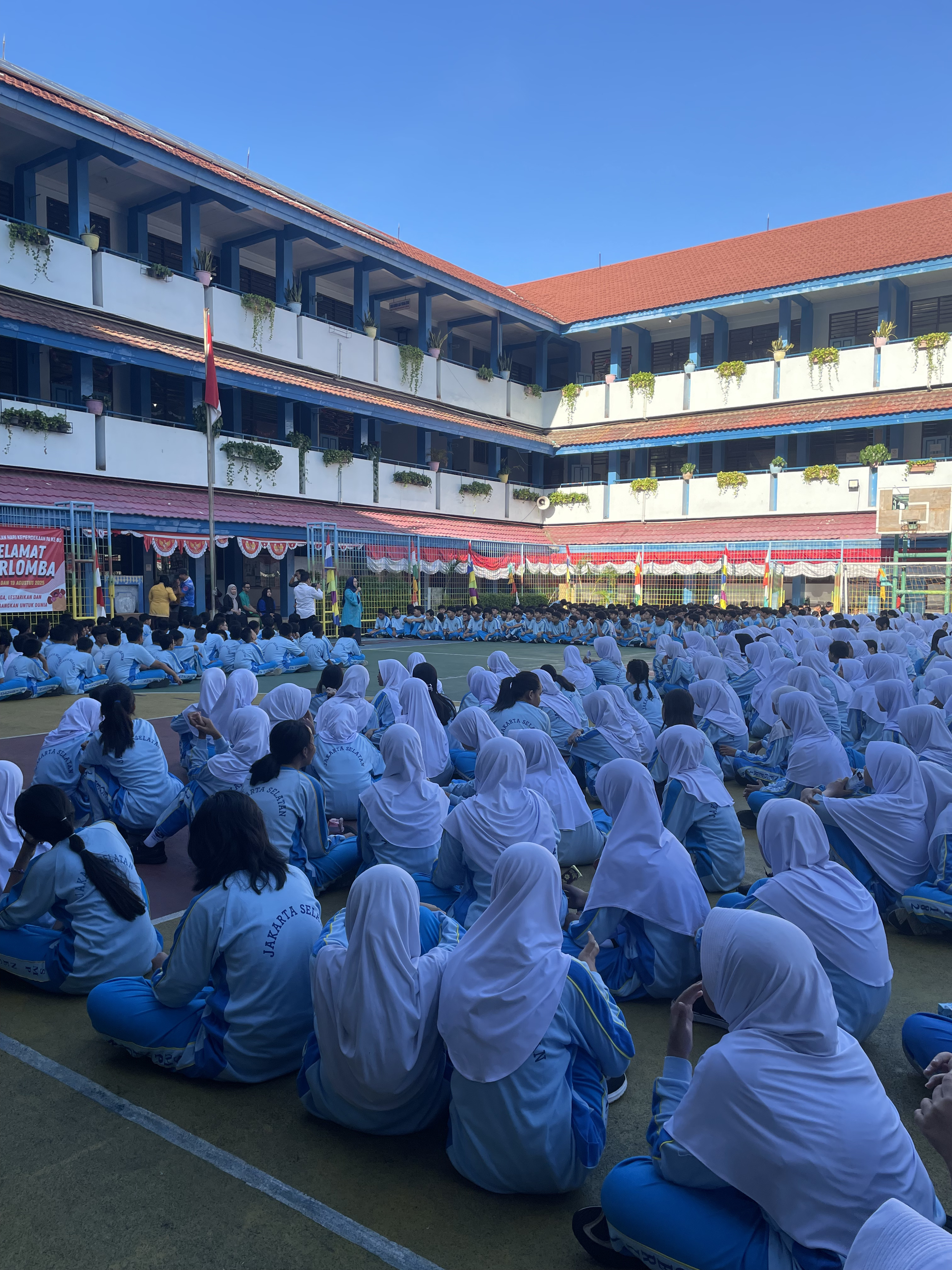 SMP Negeri 182 Jakarta