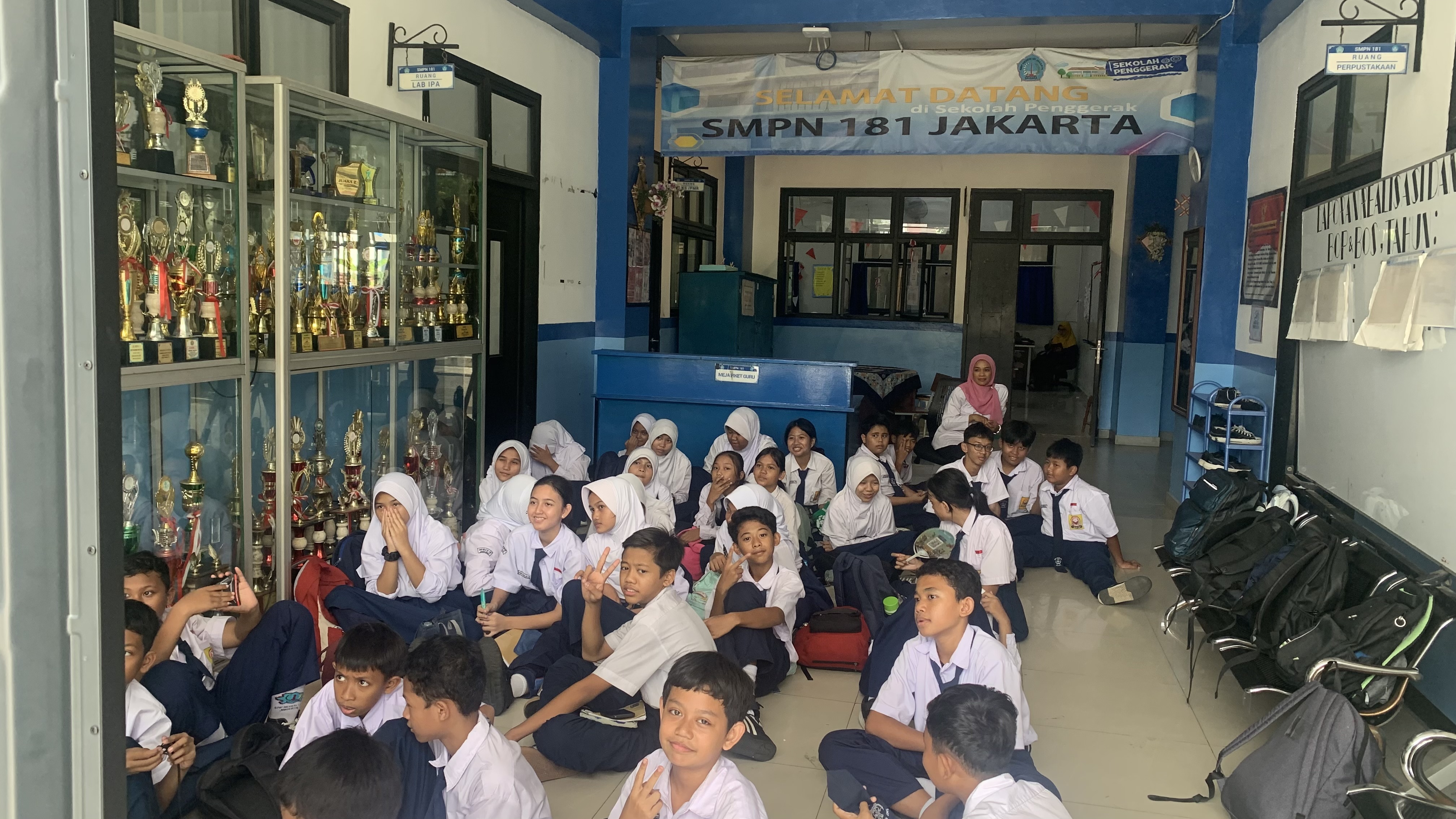 SMP Negeri 181 Jakarta